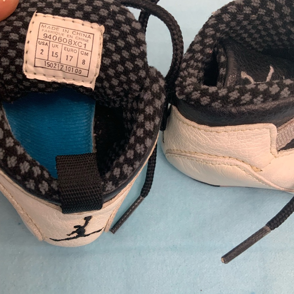 Jordan Kids Black and White Sneakers size2 8cm - Picture 9 of 9